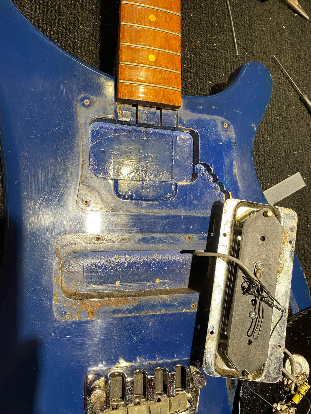 Rickenbacker 4000 Bass Midnight Blue 1980 - View 13 | MusicMarket