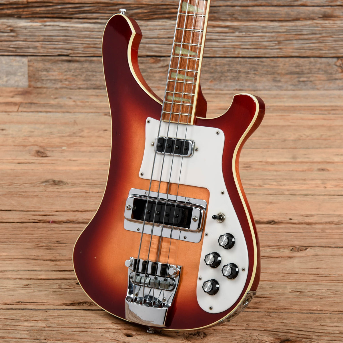 Rickenbacker 4001 Fireglo 1980 - View 2 | MusicMarket
