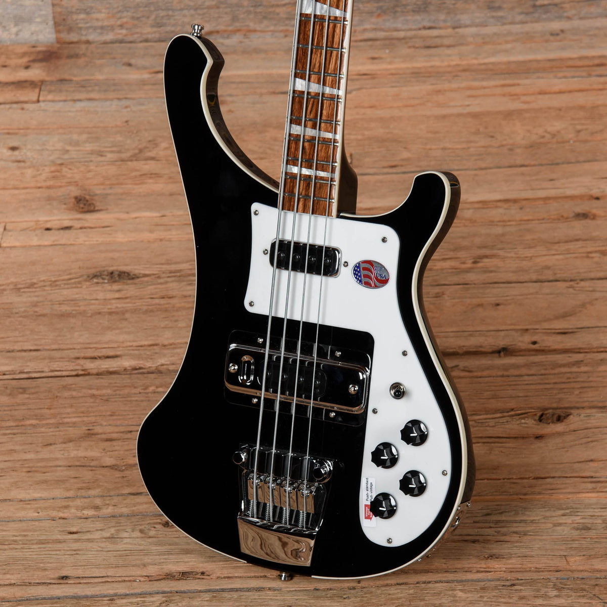Rickenbacker 4003 Bass Jetglo - View 2 | MusicMarket