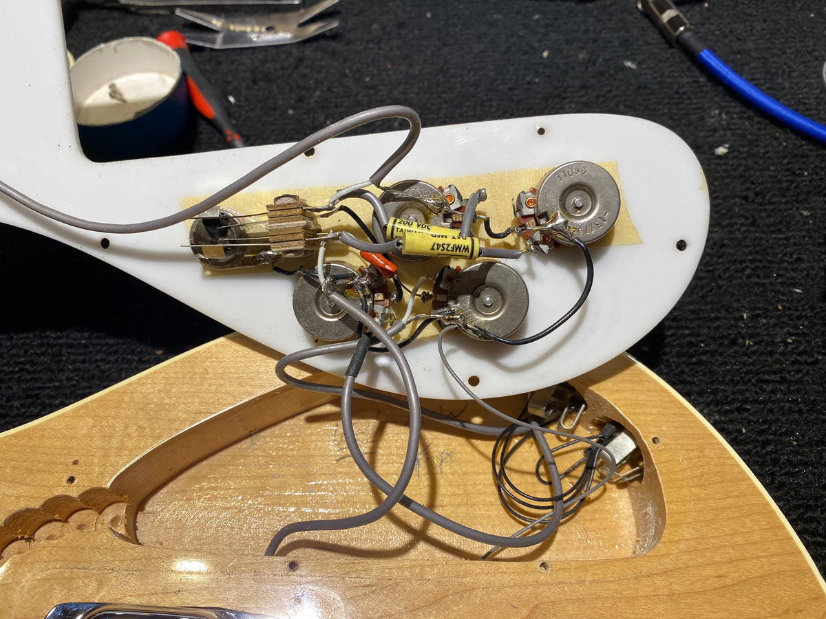 Rickenbacker 4001 Mapleglo 1976 - View 13 | MusicMarket