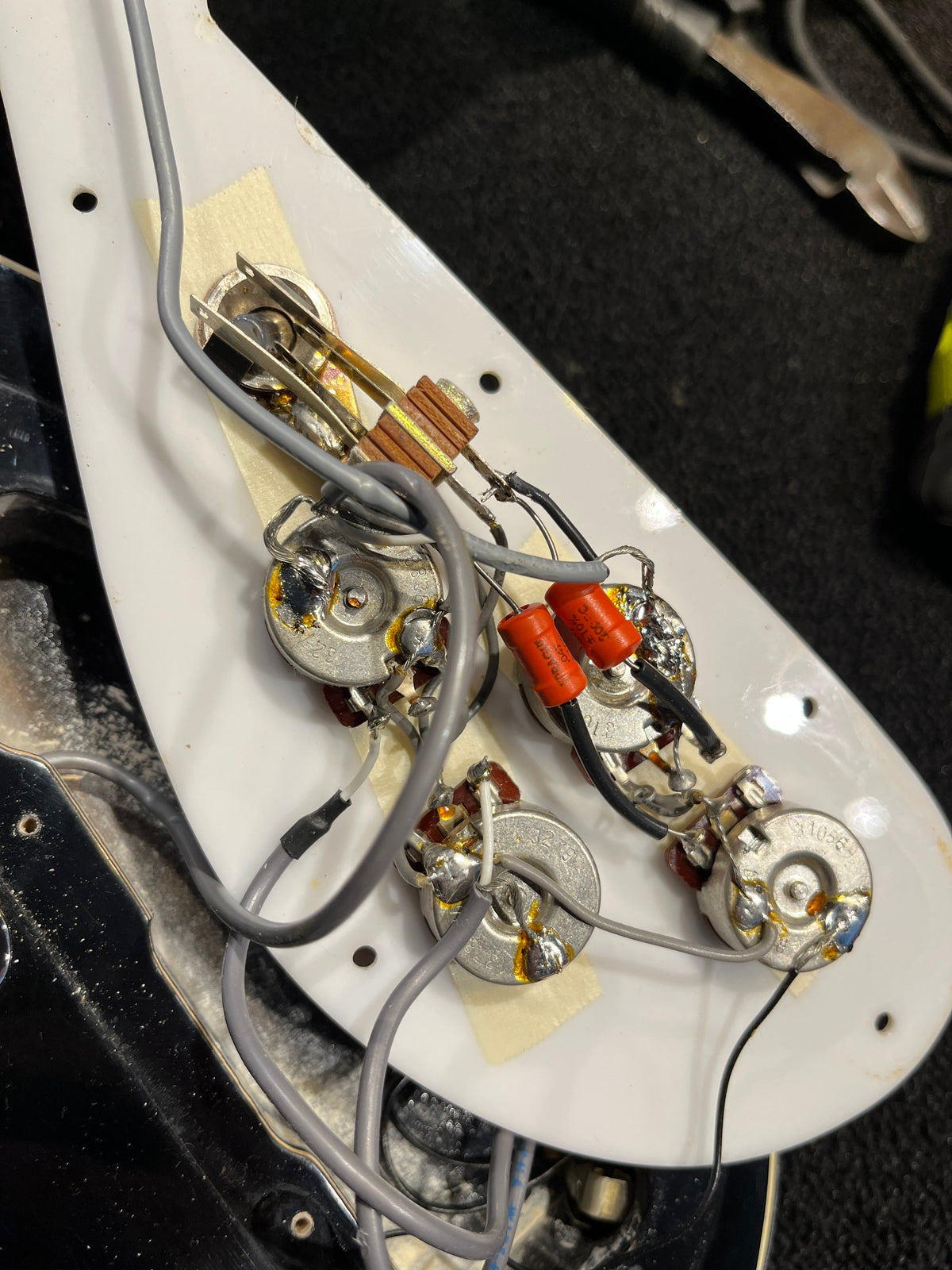 Rickenbacker 4003 Jetglo 1989 - View 10 | MusicMarket