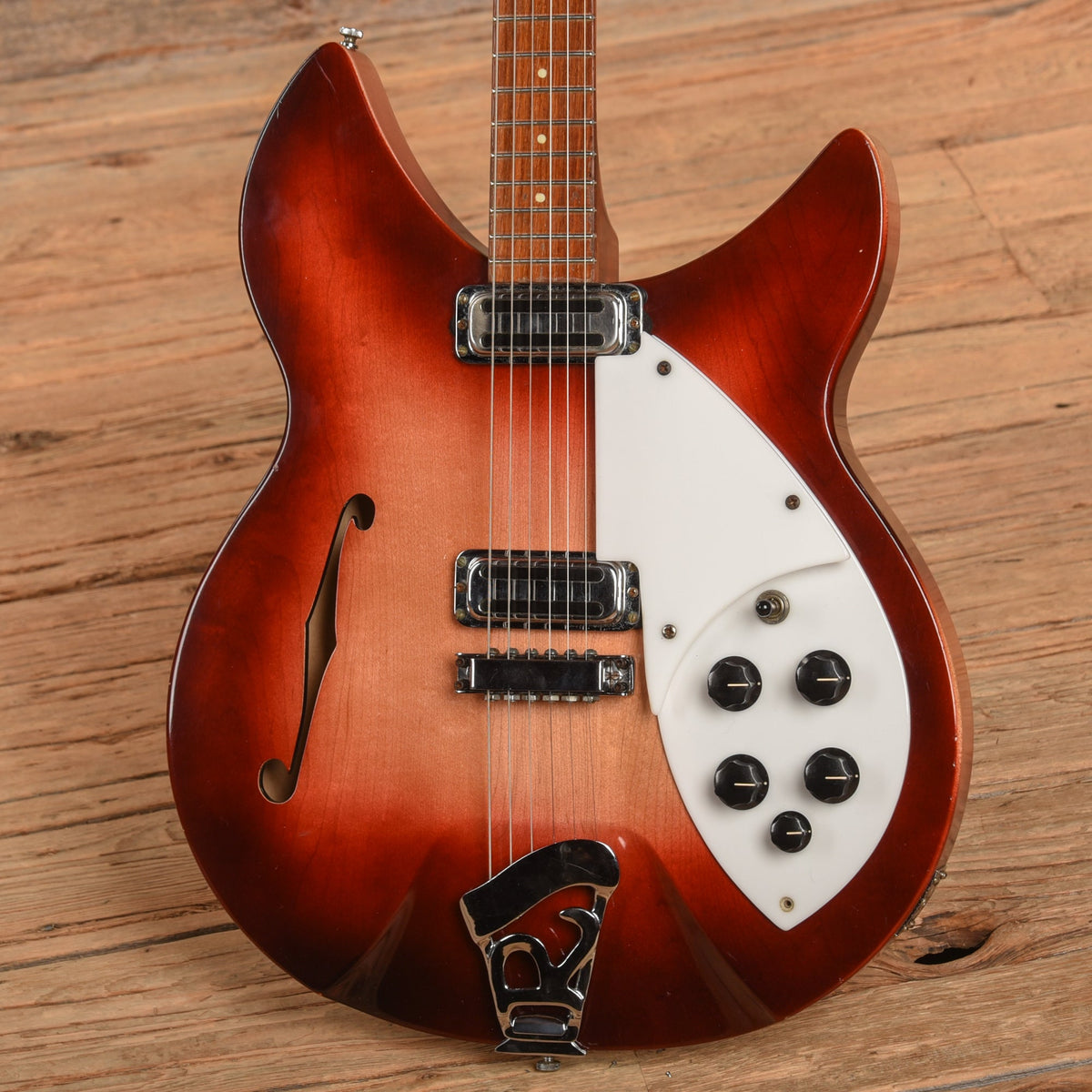 Rickenbacker Rose Morris Fireglo 1964 - View 2 | MusicMarket