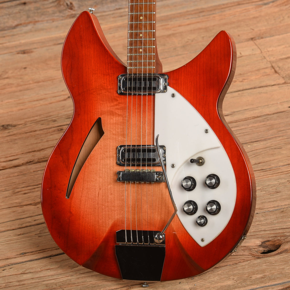 Rickenbacker 330 w/Added Trem Fireglo 1966 - View 2 | MusicMarket