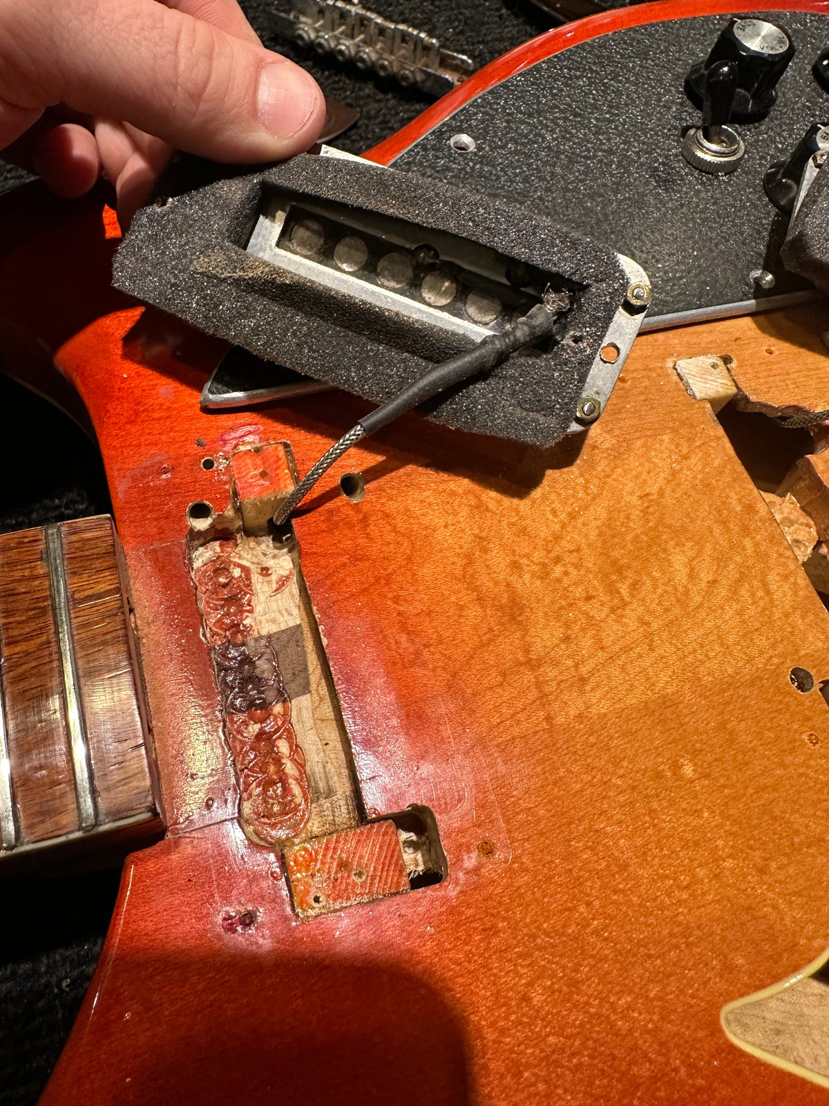 Rickenbacker 365 Fireglo 1966 - View 14 | MusicMarket