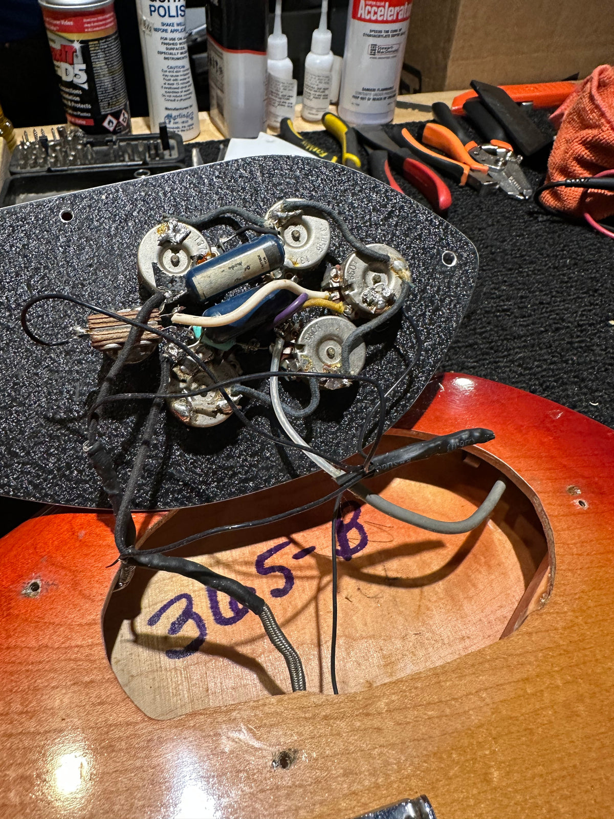 Rickenbacker 365 Fireglo 1966 - View 12 | MusicMarket