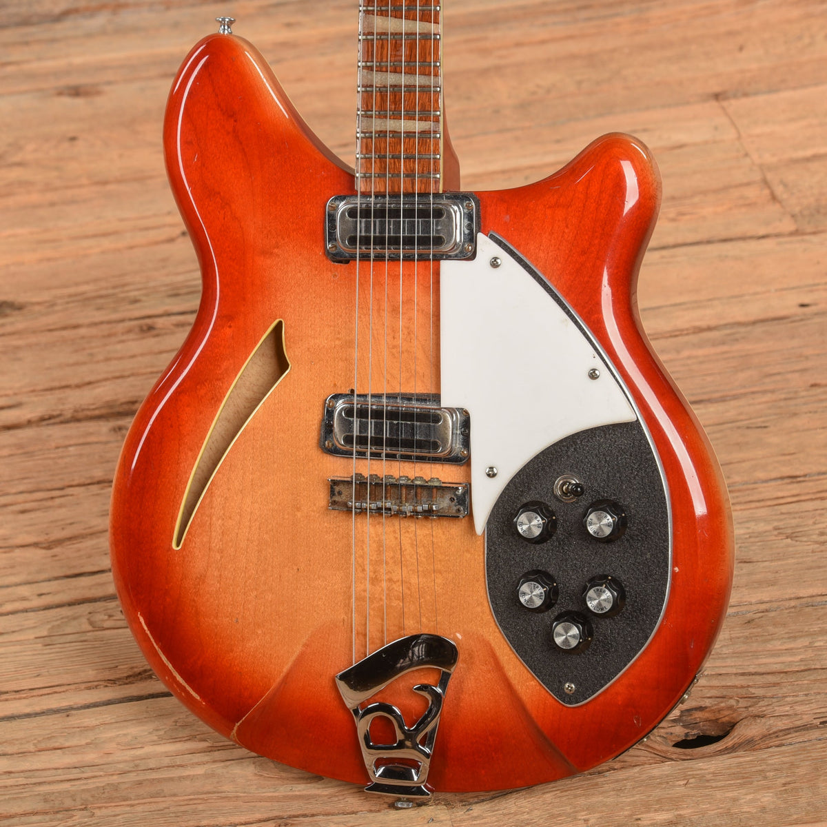 Rickenbacker 365 Fireglo 1966 - View 2 | MusicMarket