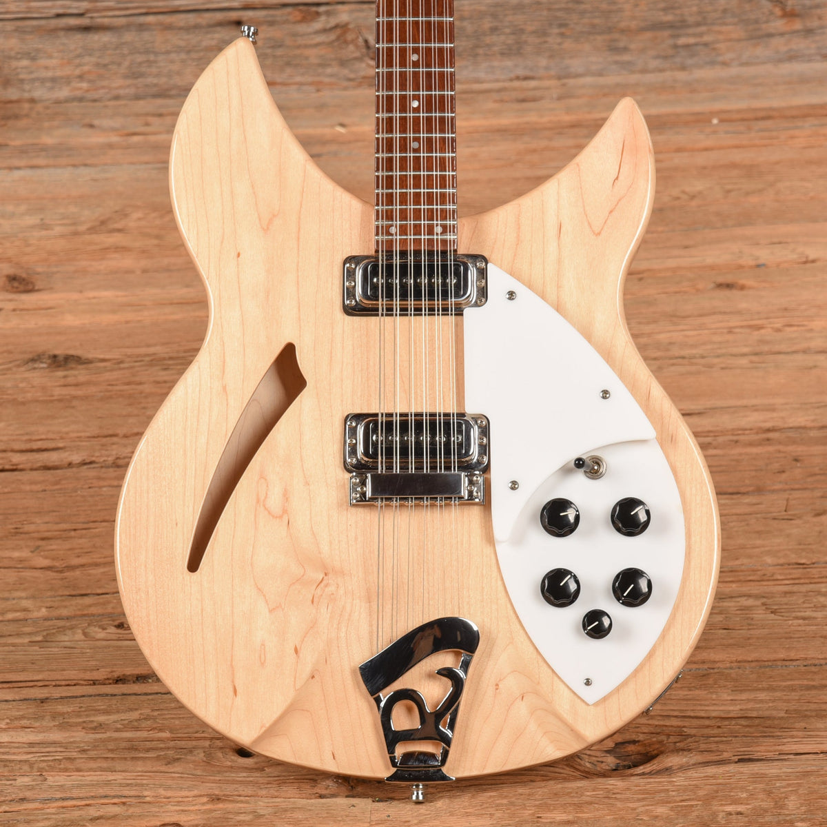 Rickenbacker 330/12 Mapleglo 2021 - MusicMarket