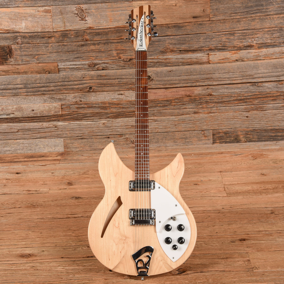 Rickenbacker 330/12 Mapleglo 2021 - View 4 | MusicMarket