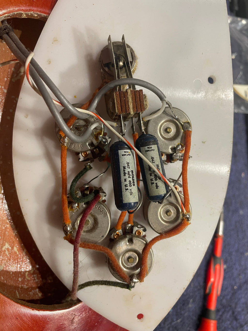 Rickenbacker 330 Fireglo 1968 - View 10 | MusicMarket