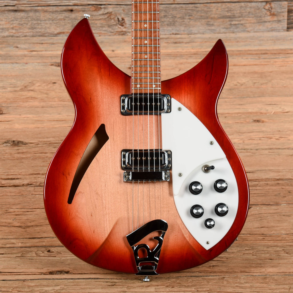 Rickenbacker 330 Fireglo 1996 - MusicMarket
