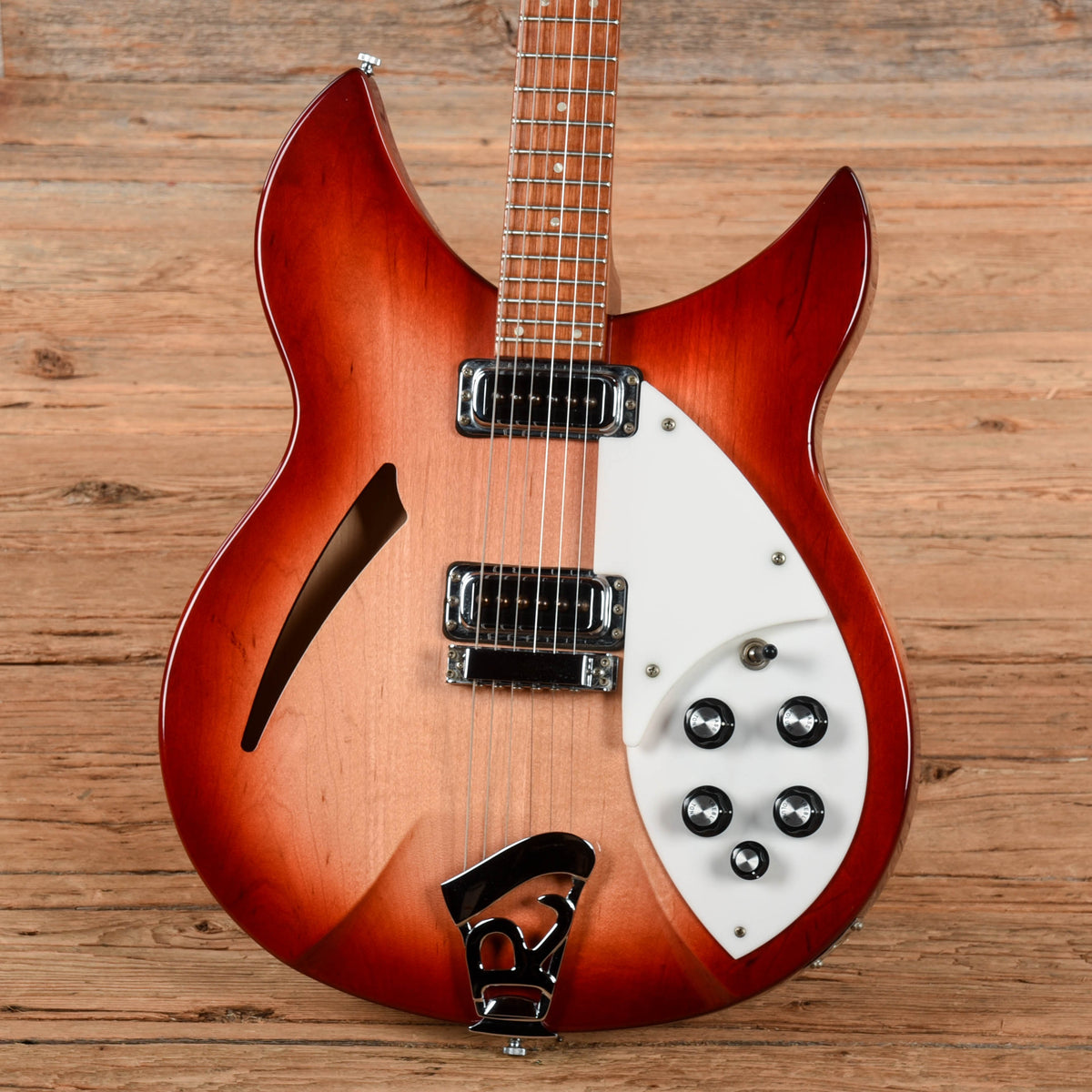 Rickenbacker 330 Fireglo 1996 - View 2 | MusicMarket