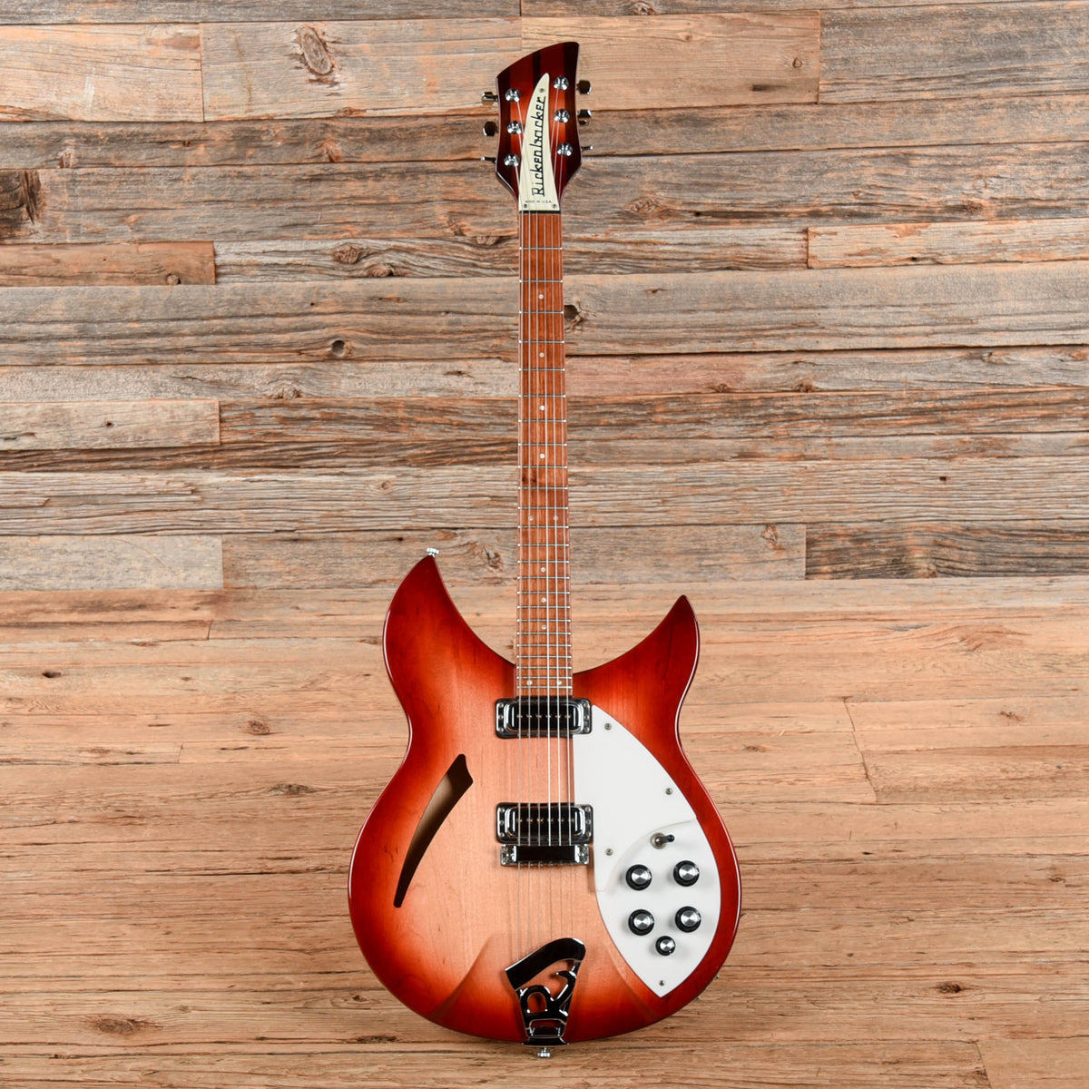 Rickenbacker 330 Fireglo 1996 - View 4 | MusicMarket