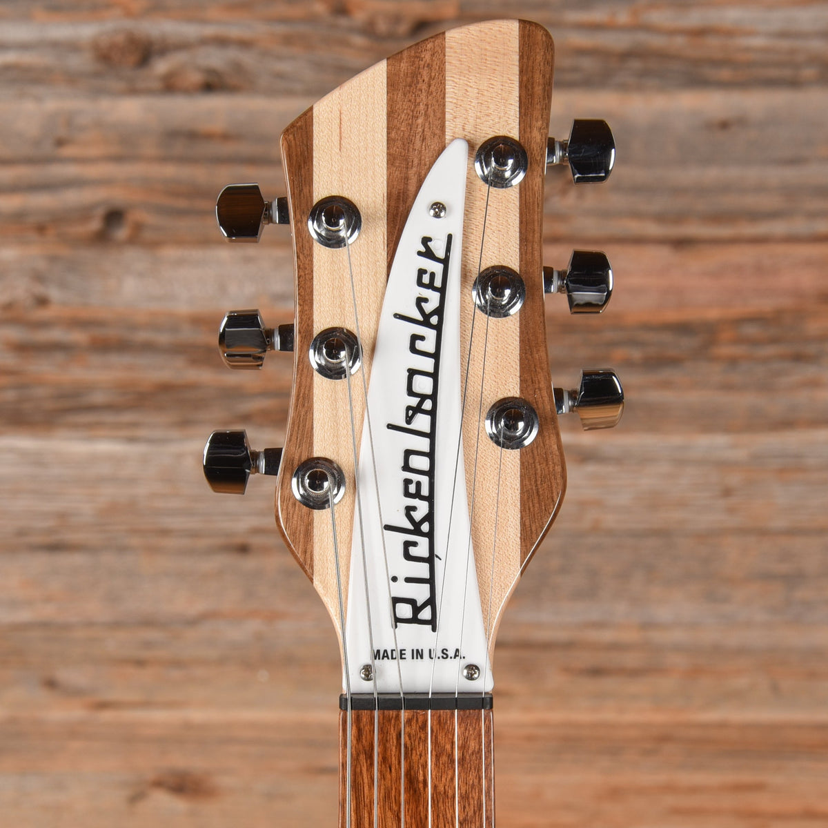 Rickenbacker 330 Mapleglo 2023 - View 6 | MusicMarket