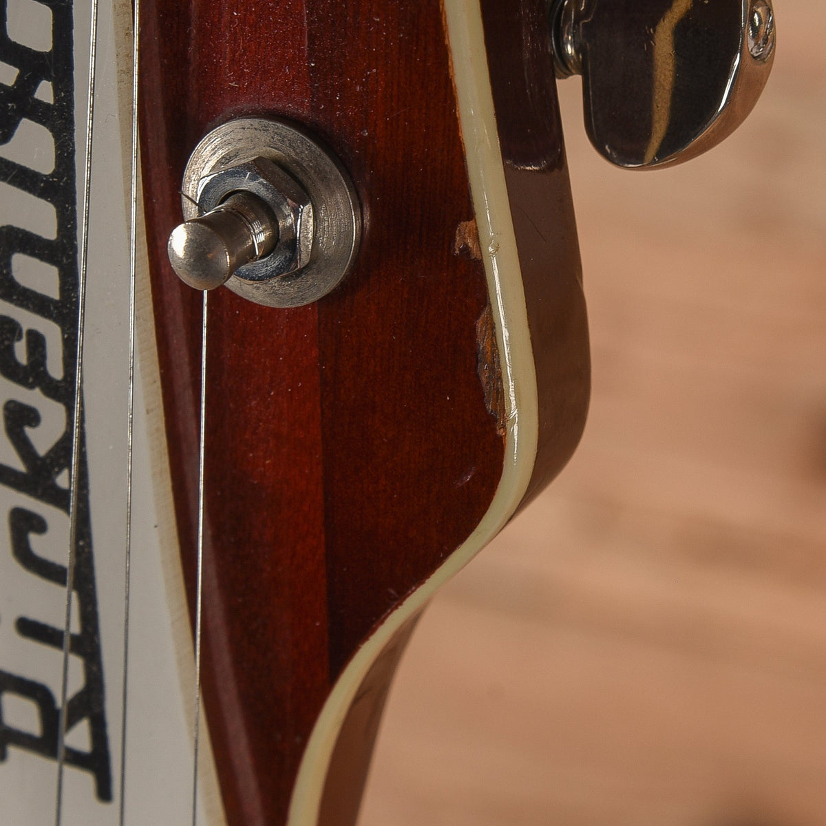 Rickenbacker 360SF Slanted Fret Burgundy 1972 - View 14 | MusicMarket