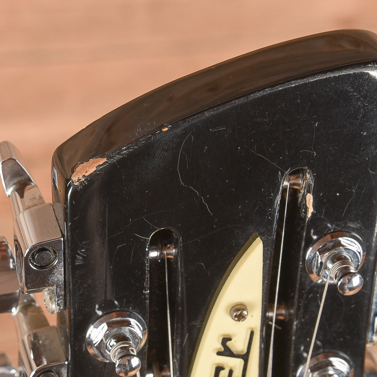 Rickenbacker 370/12 Jetglo 2003 - View 10 | MusicMarket