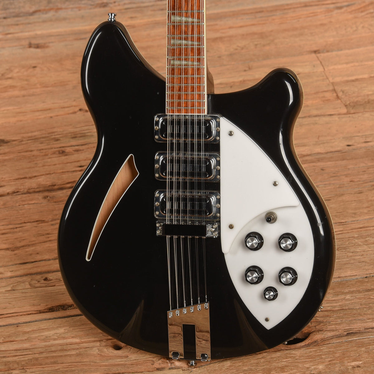 Rickenbacker 370/12 Jetglo 2003 - View 2 | MusicMarket