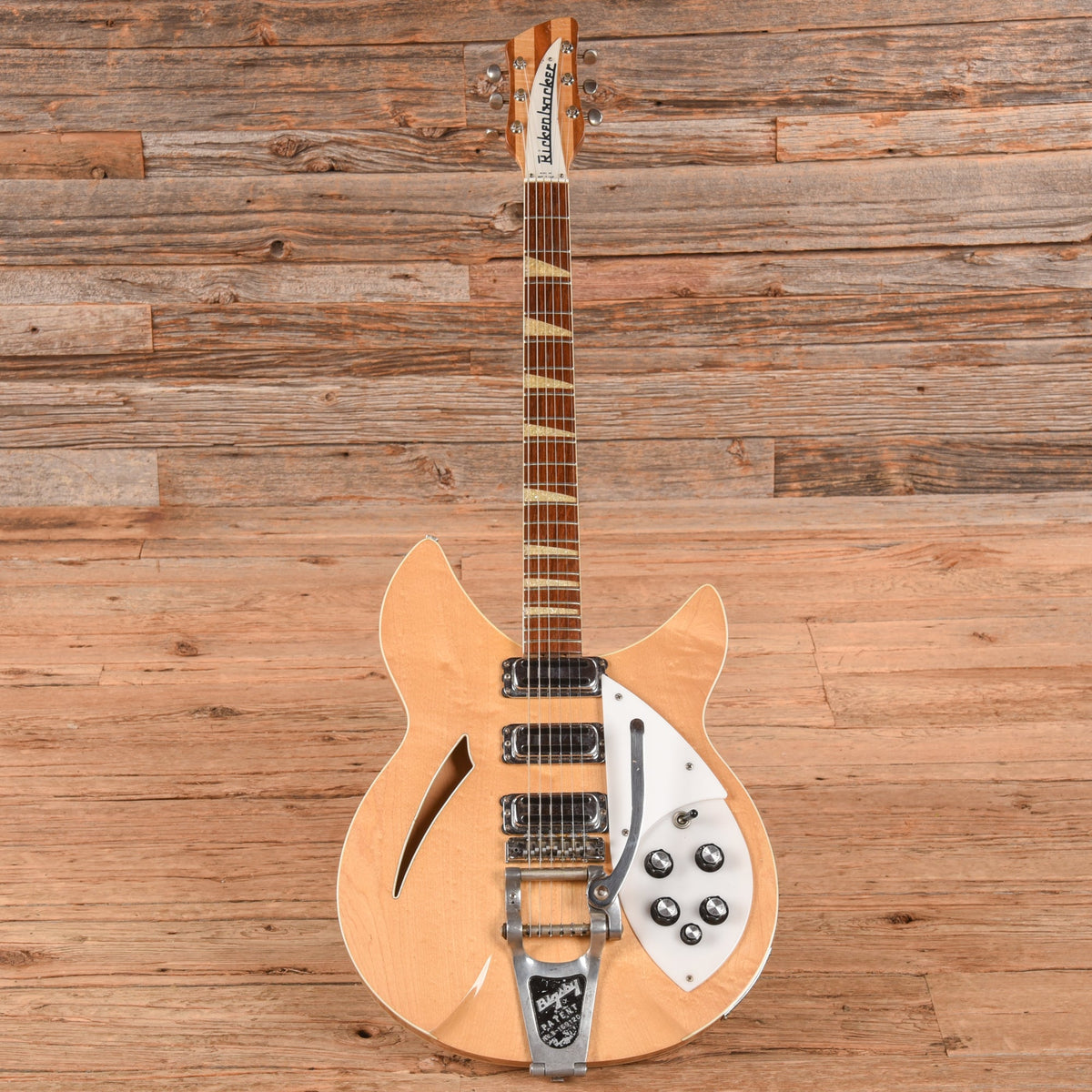 Rickenbacker 370 OS Mapleglo 1968 - View 4 | MusicMarket