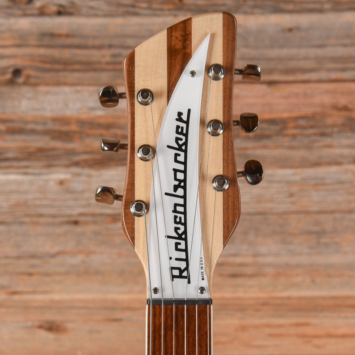 Rickenbacker 381V69 Mapleglo 2019 - View 6 | MusicMarket