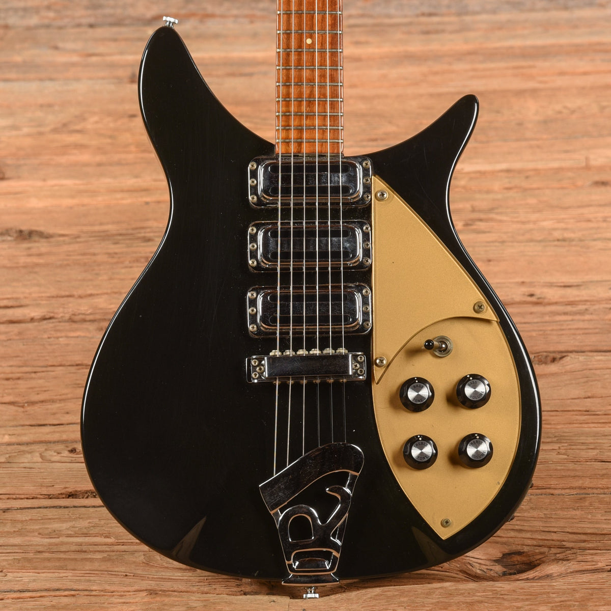 Rickenbacker 320 Jetglo 1982 - MusicMarket