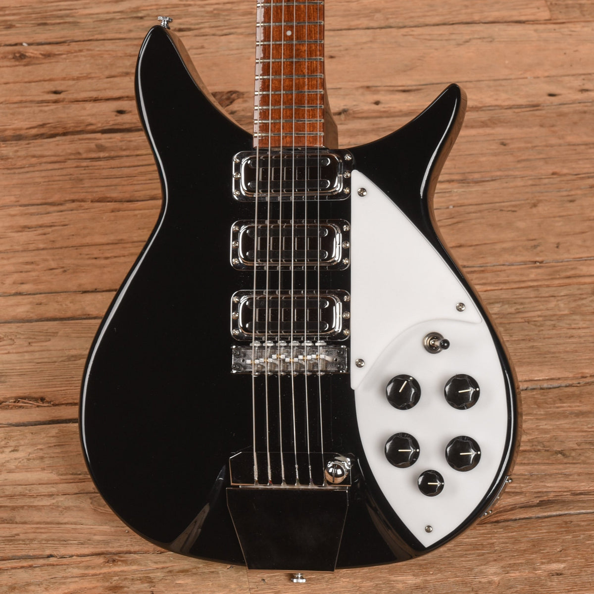 Rickenbacker 325C64 Jetglo 2022 - View 2 | MusicMarket