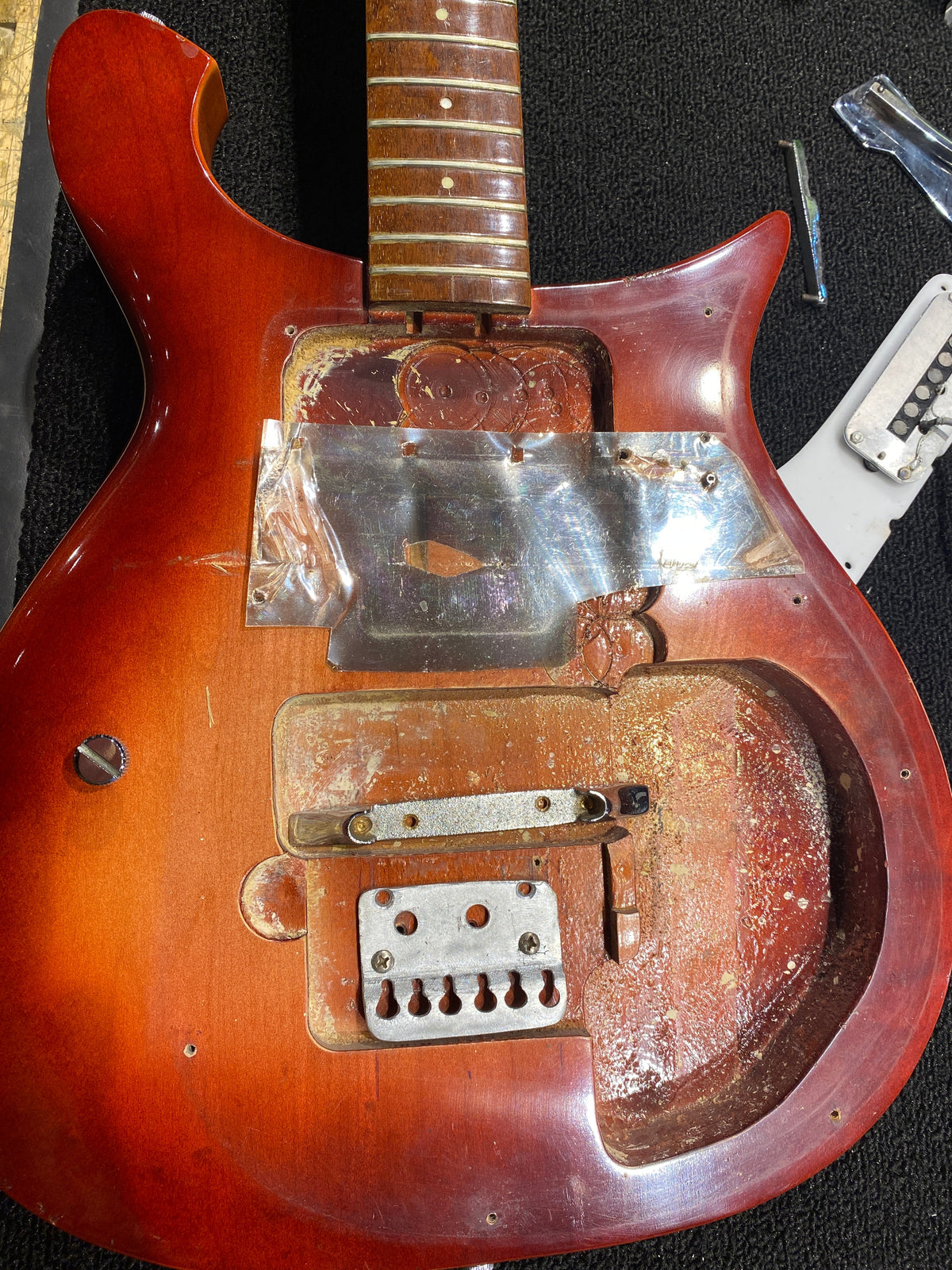 Rickenbacker 456/12 Fireglo 1967 - View 11 | MusicMarket