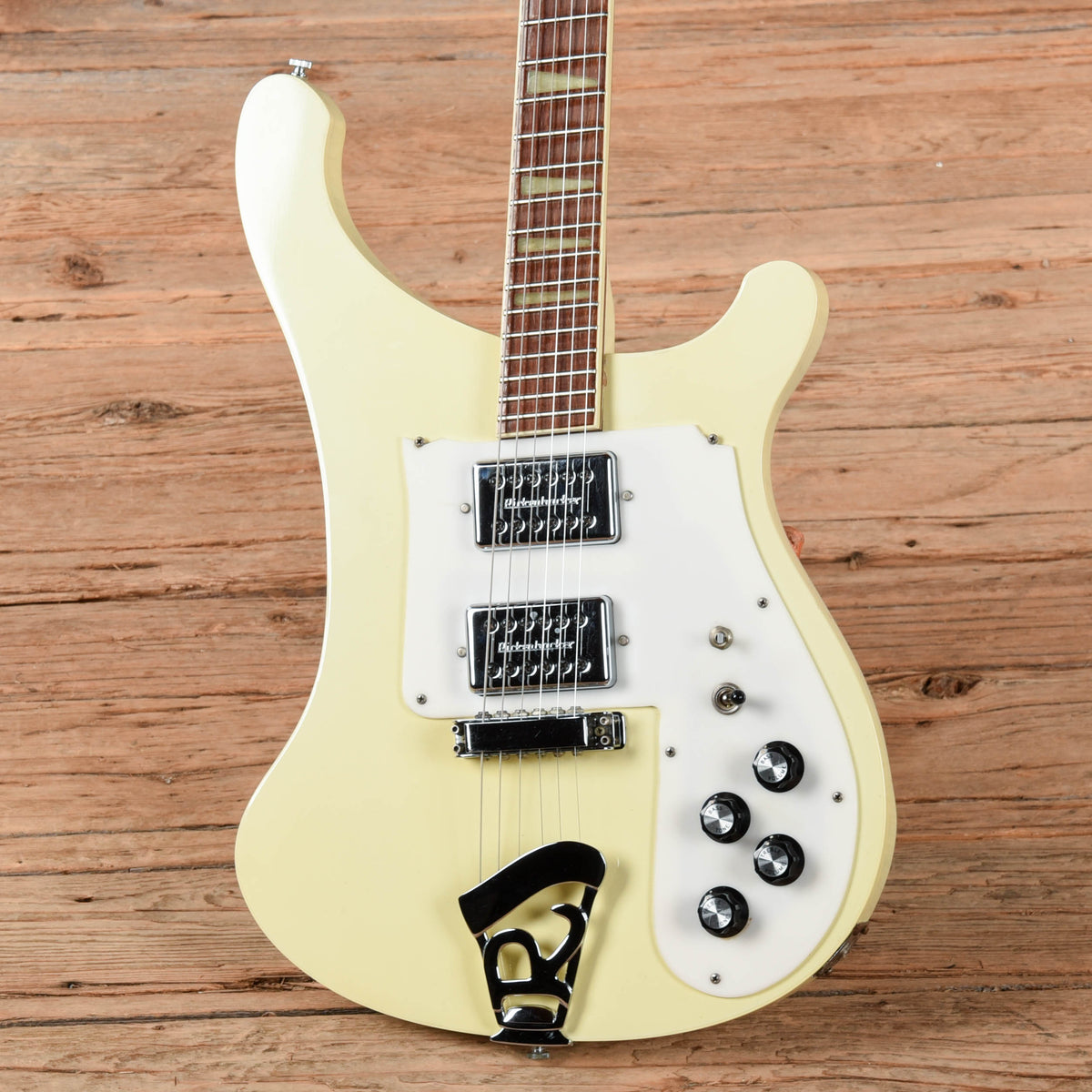 Rickenbacker 481 White 1975 - View 2 | MusicMarket