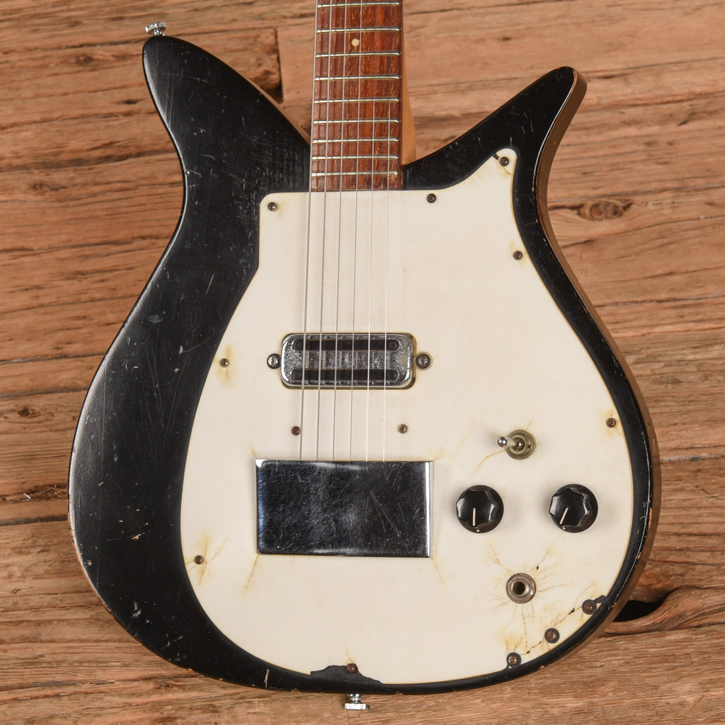 Rickenbacker Model 900 Jetglo 1960 - View 2 | MusicMarket