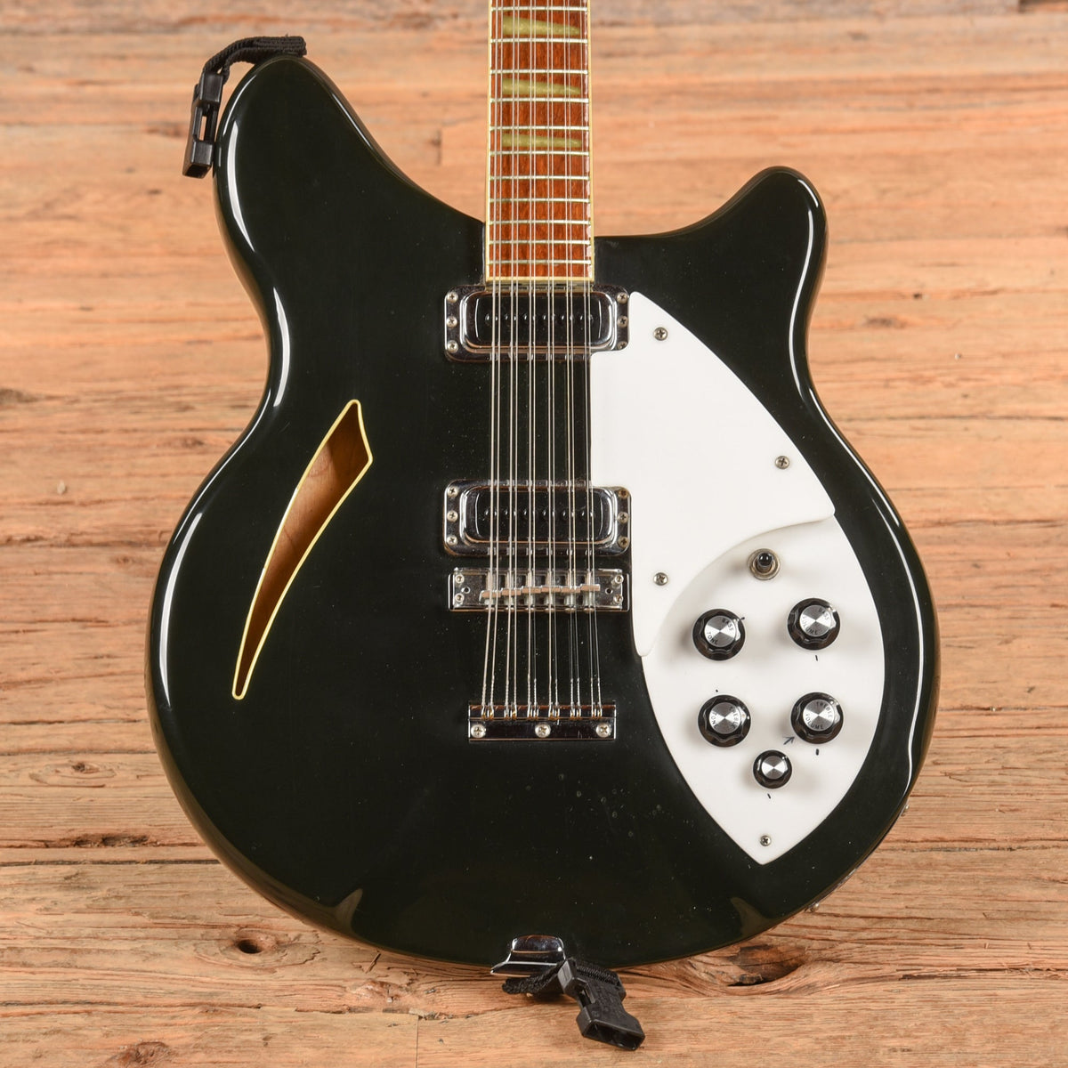 Rickenbacker 360-12 Jetglo 1980 - John Oates - MusicMarket