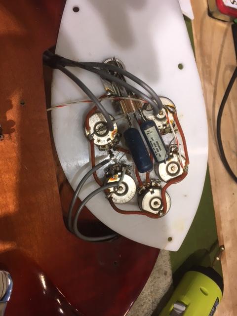 Rickenbacker 370 Fireglo 1968 - View 7 | MusicMarket