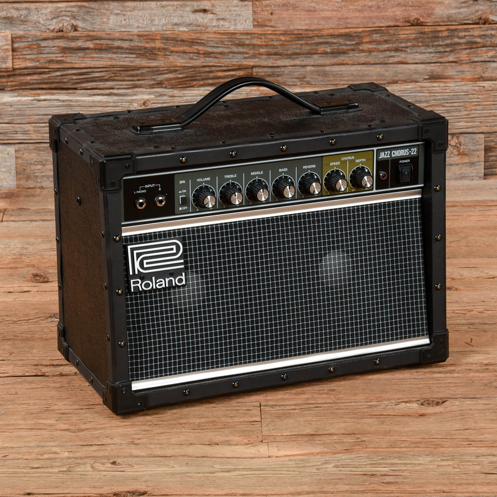 Roland JC-22 Jazz Chorus 2-Channel 30-Watt 2x6.5" Guitar Combo - MusicMarket