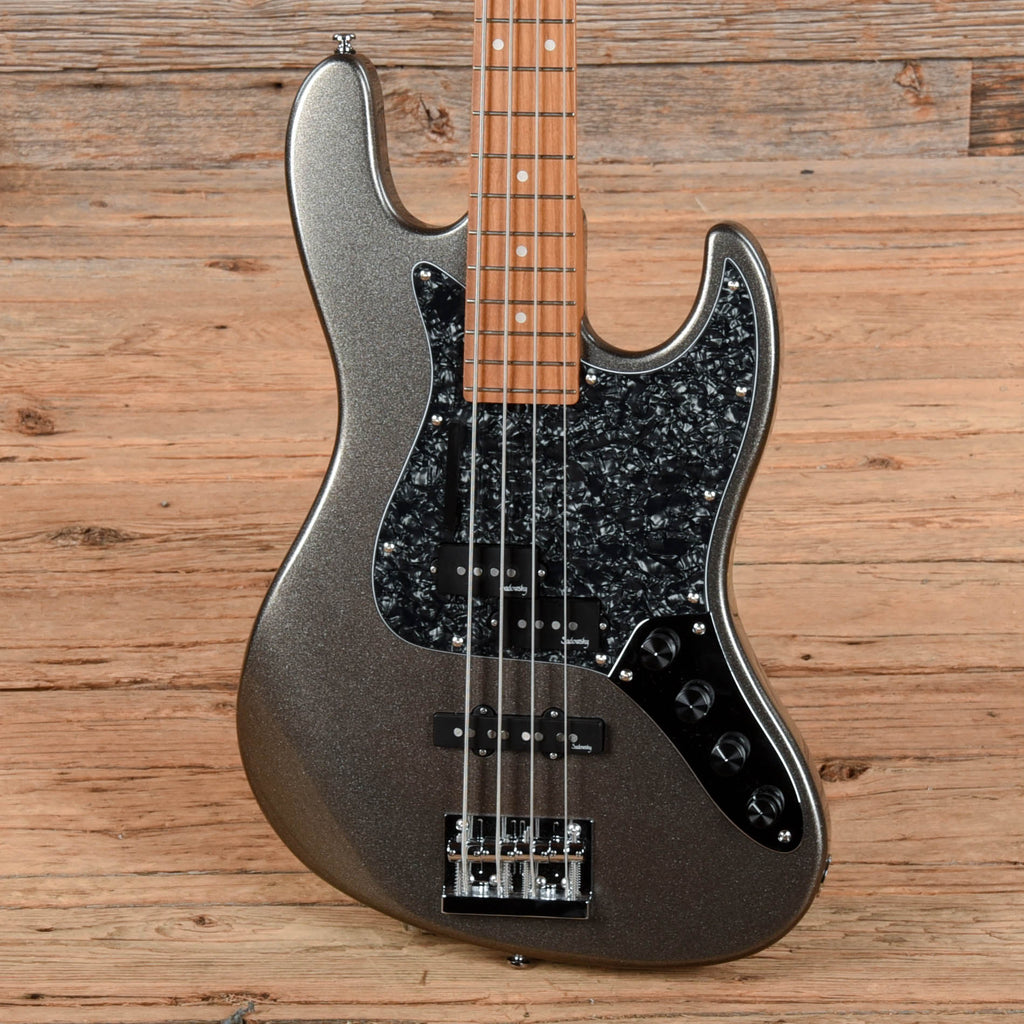 Sadowsky Metroexpress Hybrid P/J Silver - View 2 | MusicMarket