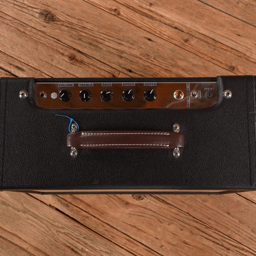 Schroeder 20-Watt 1x10" Guitar Combo Amp - View 4 | MusicMarket