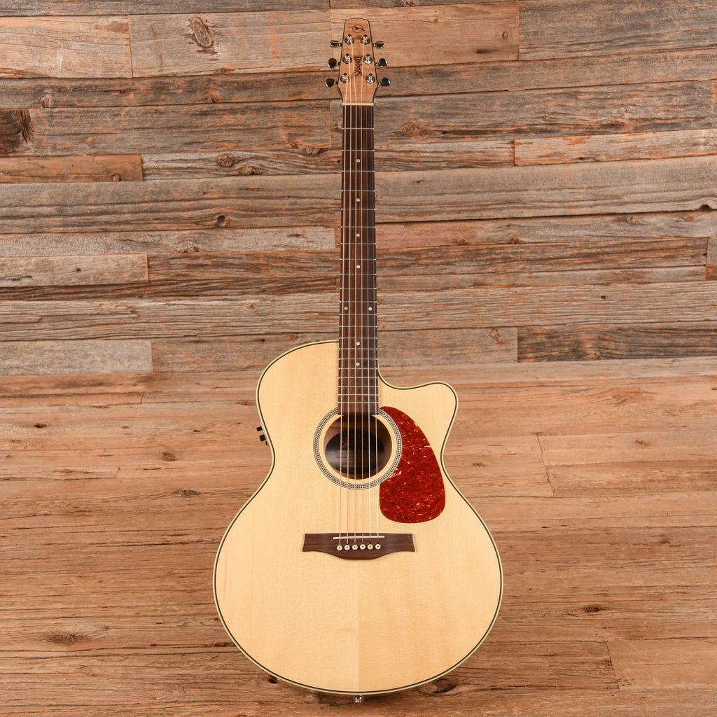Seagull Performer CW Mini Jumbo HG Natural - View 4 | MusicMarket