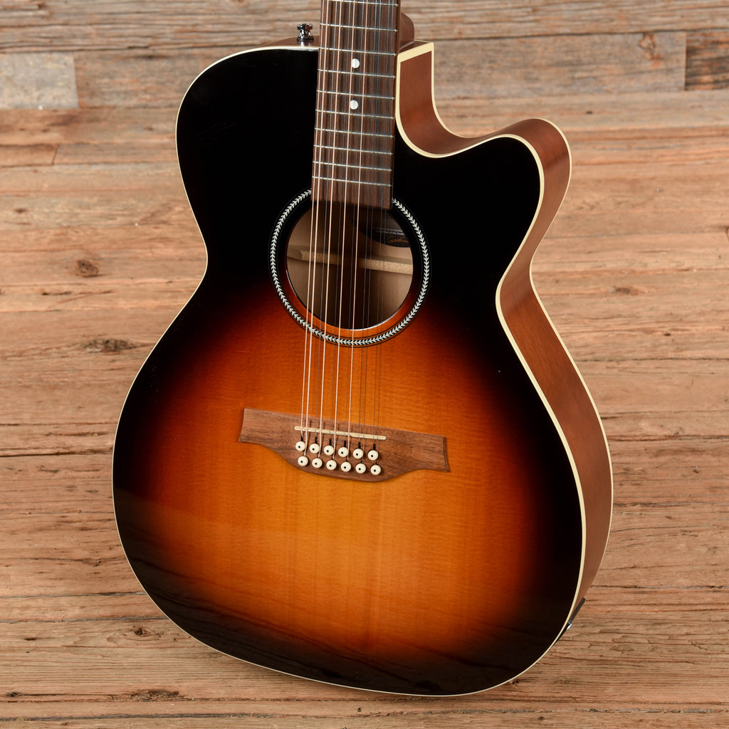 Seagull S12 CH CW Spruce GT Presys II Sunburst - View 2 | MusicMarket