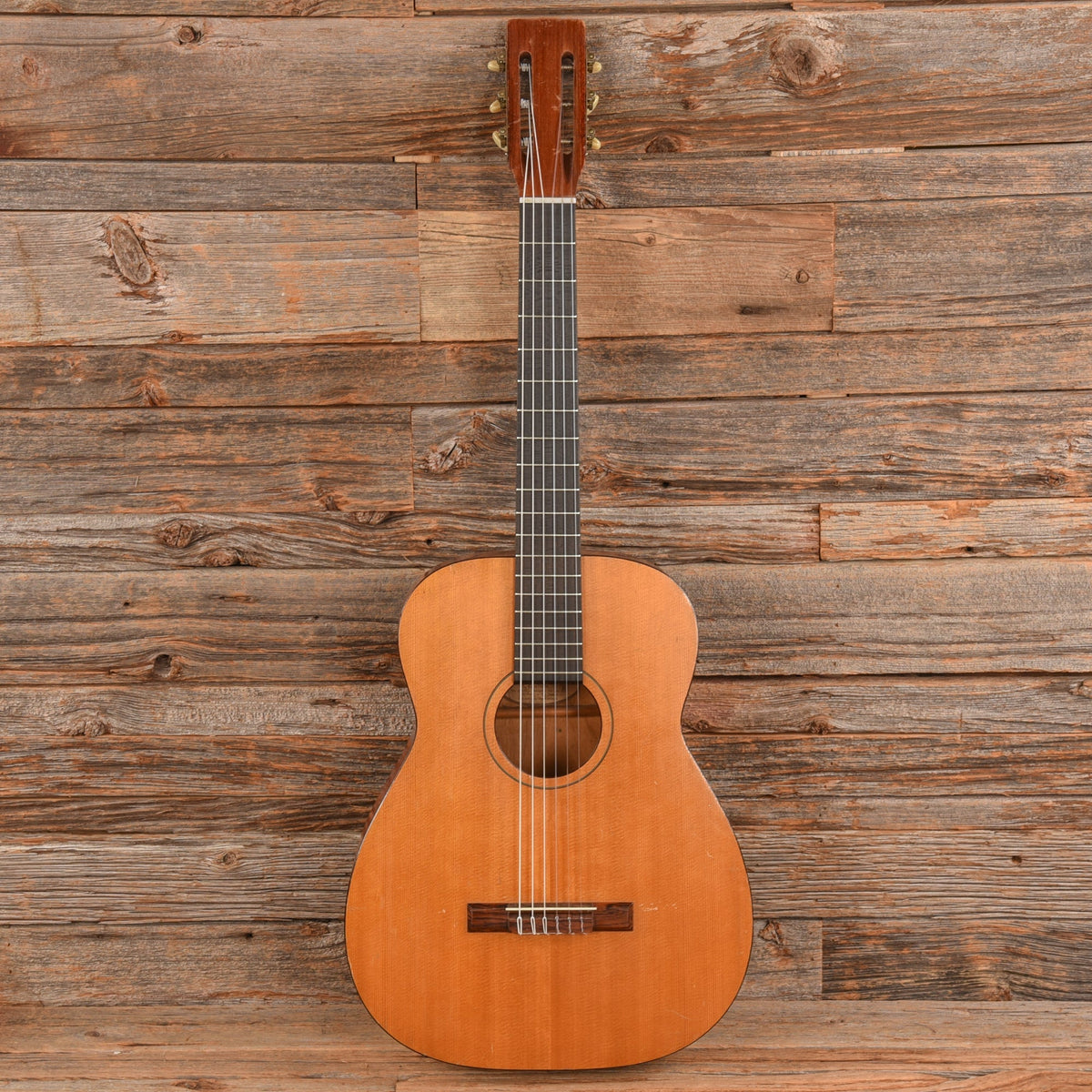 Silvertone Classical Guitar Natural 1960s - View 4 | MusicMarket