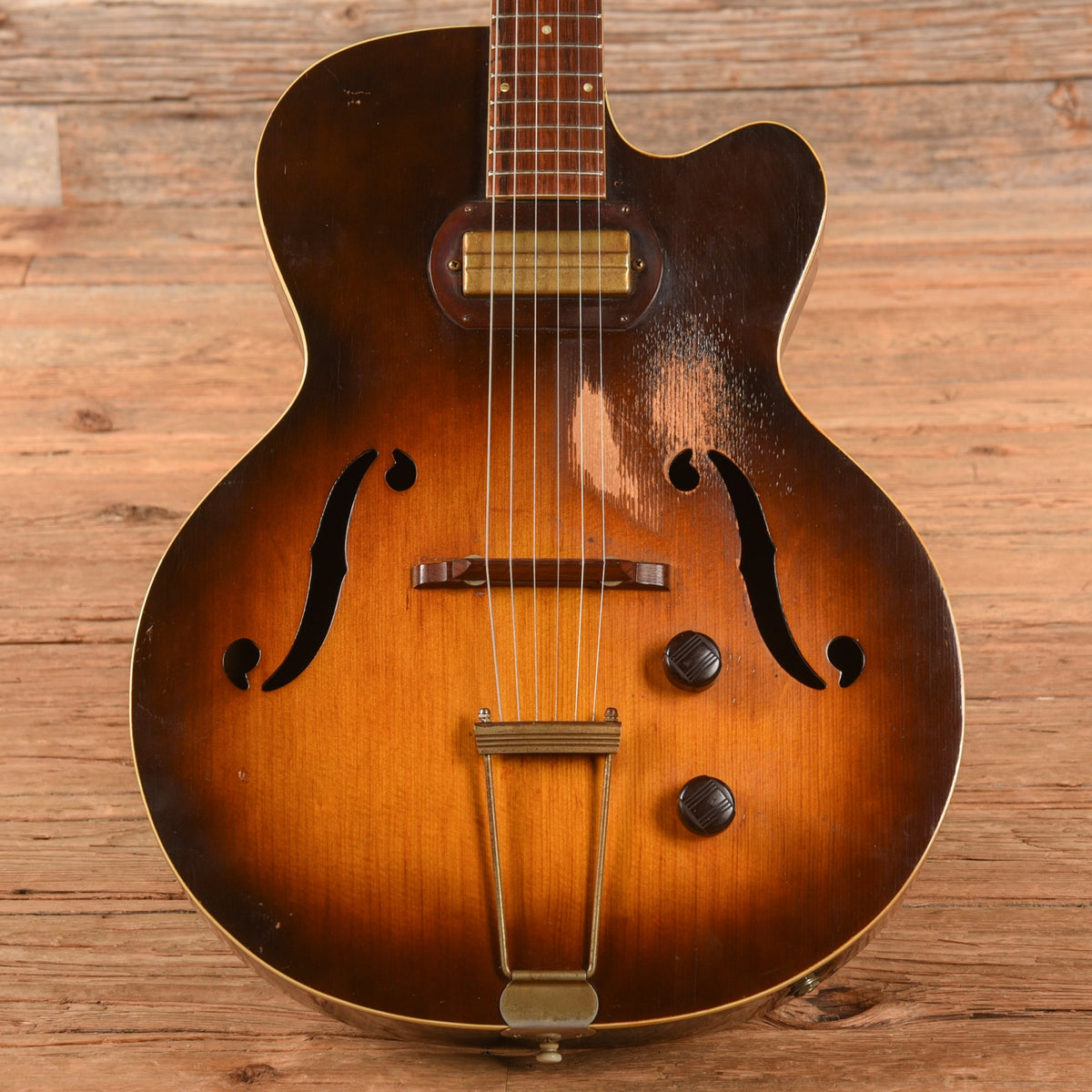 Silvertone H61 Hollowbody Sunburst 1955 - MusicMarket