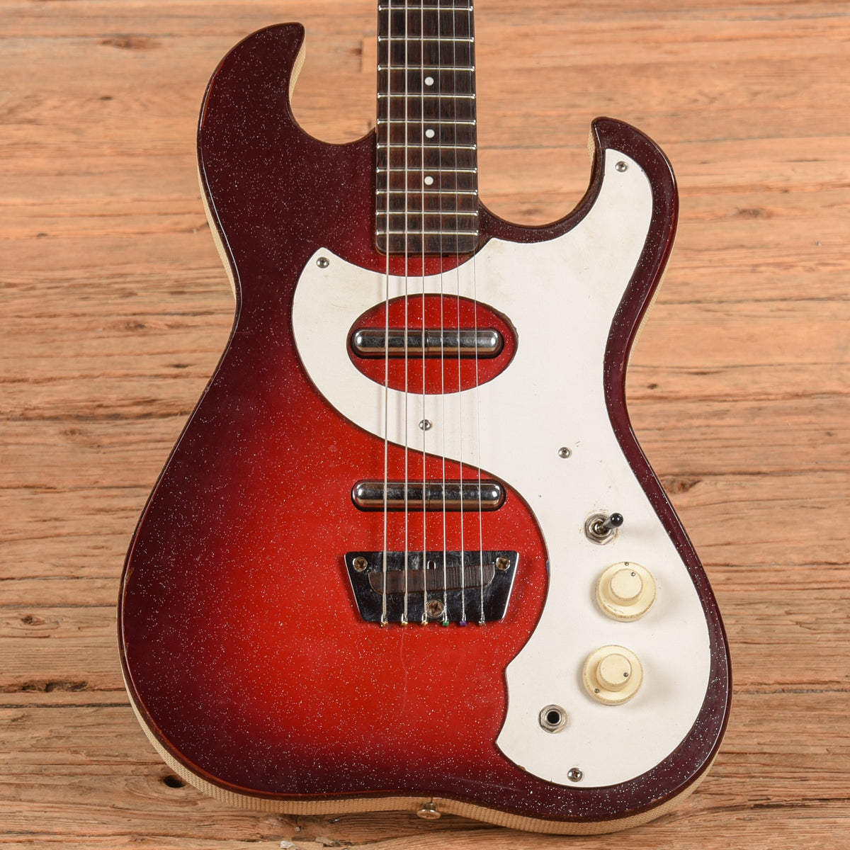 Silvertone 1449/1457 Red Burst 1963 - MusicMarket