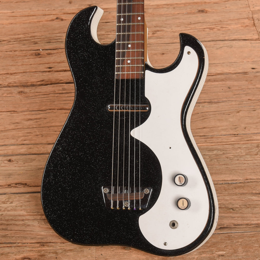 Silvertone Model 1448 w/ Amp in Case Black 1960s - View 2 | MusicMarket