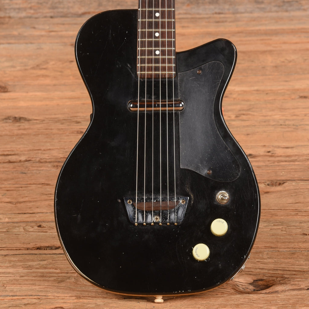 Silvertone Peanut Body Black 1960s - MusicMarket
