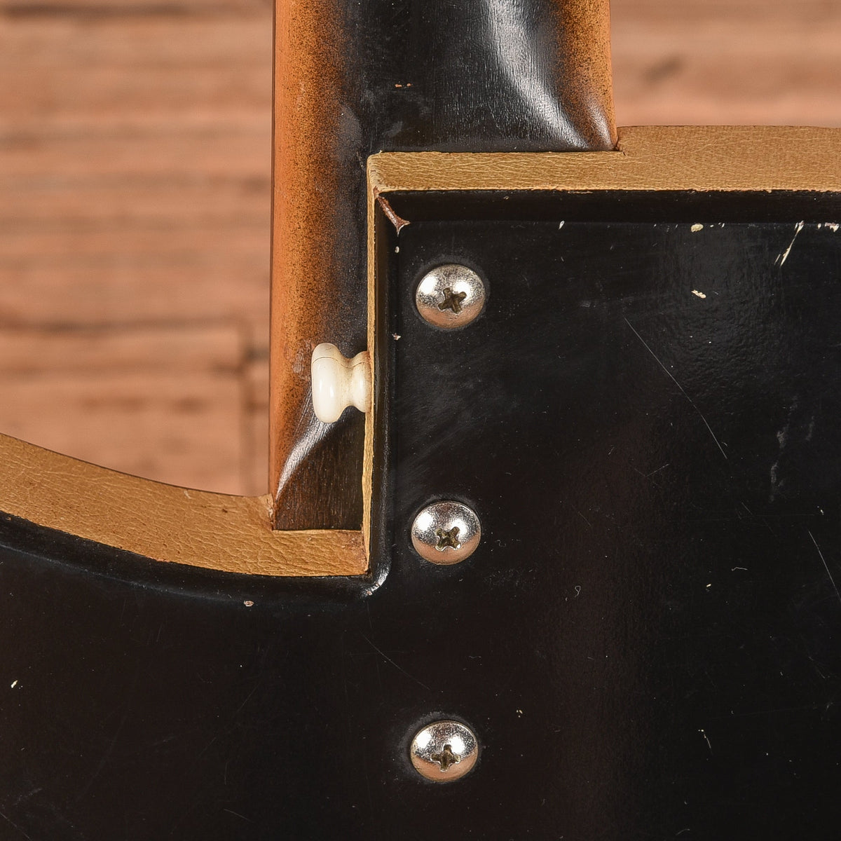 Silvertone Peanut Body Black 1960s - View 11 | MusicMarket