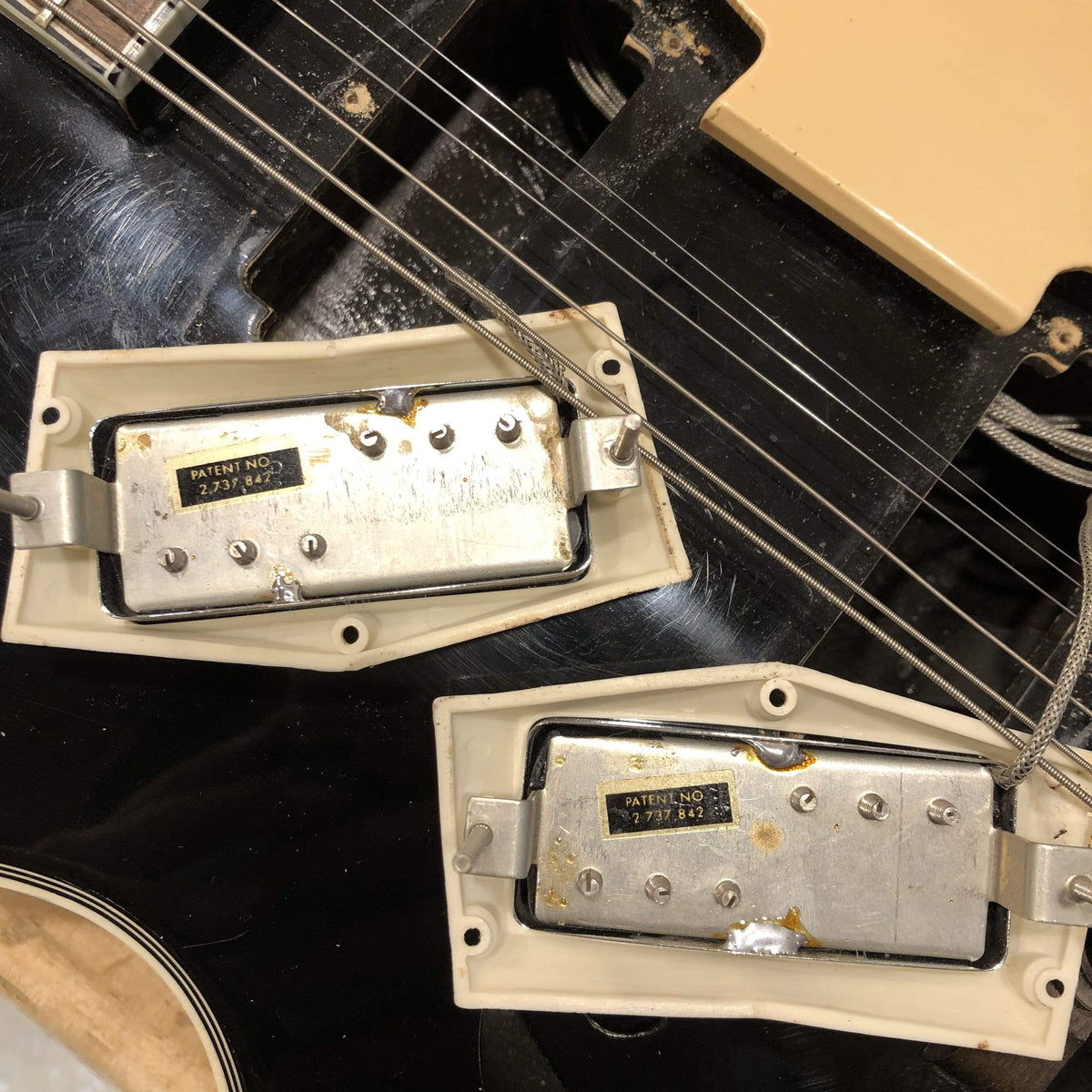Silvertone Model 1446 Chris Isaak Black 1960s - View 7 | MusicMarket