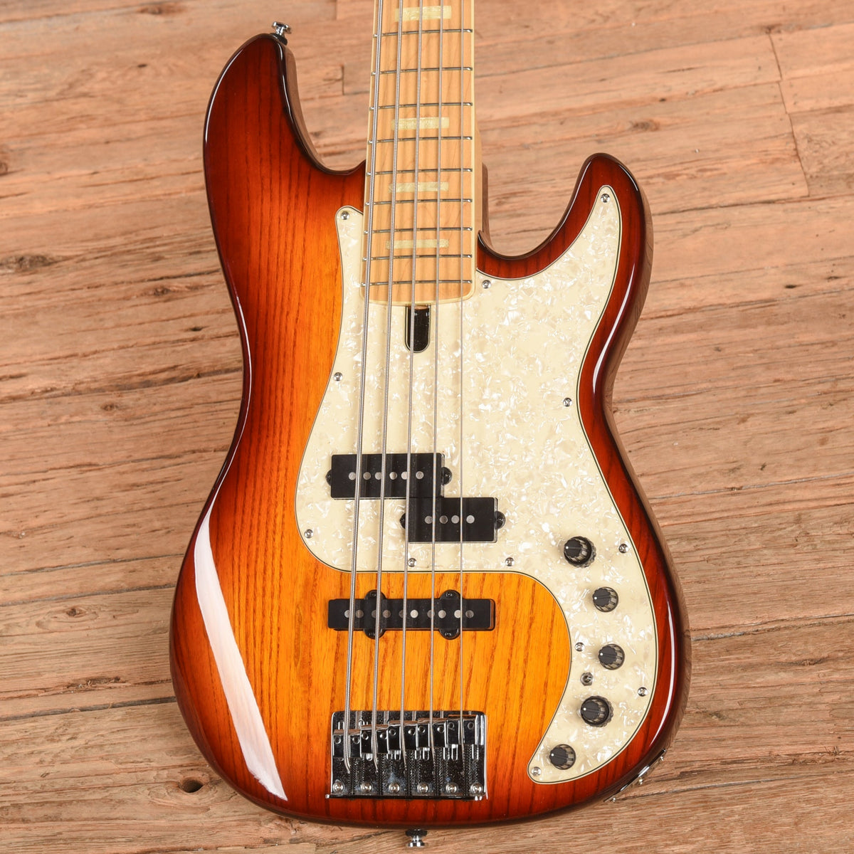 Sire Marcus Miller P7 Sunburst 2018 - View 2 | MusicMarket