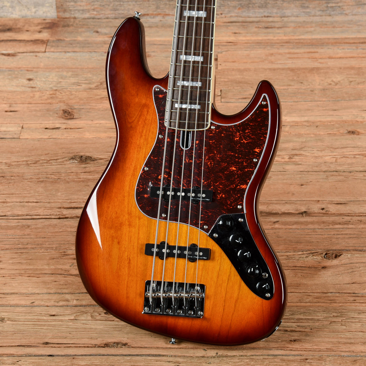 Sire Marcus Miller V7 5-String Sunburst 2024 - View 2 | MusicMarket