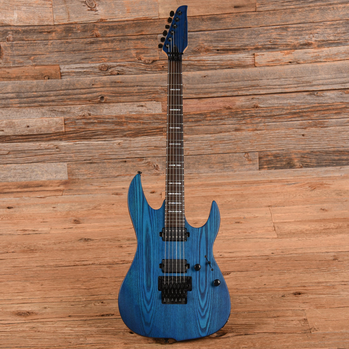Sire Larry Carlton X5 Transparent Blue 2024 - View 4 | MusicMarket