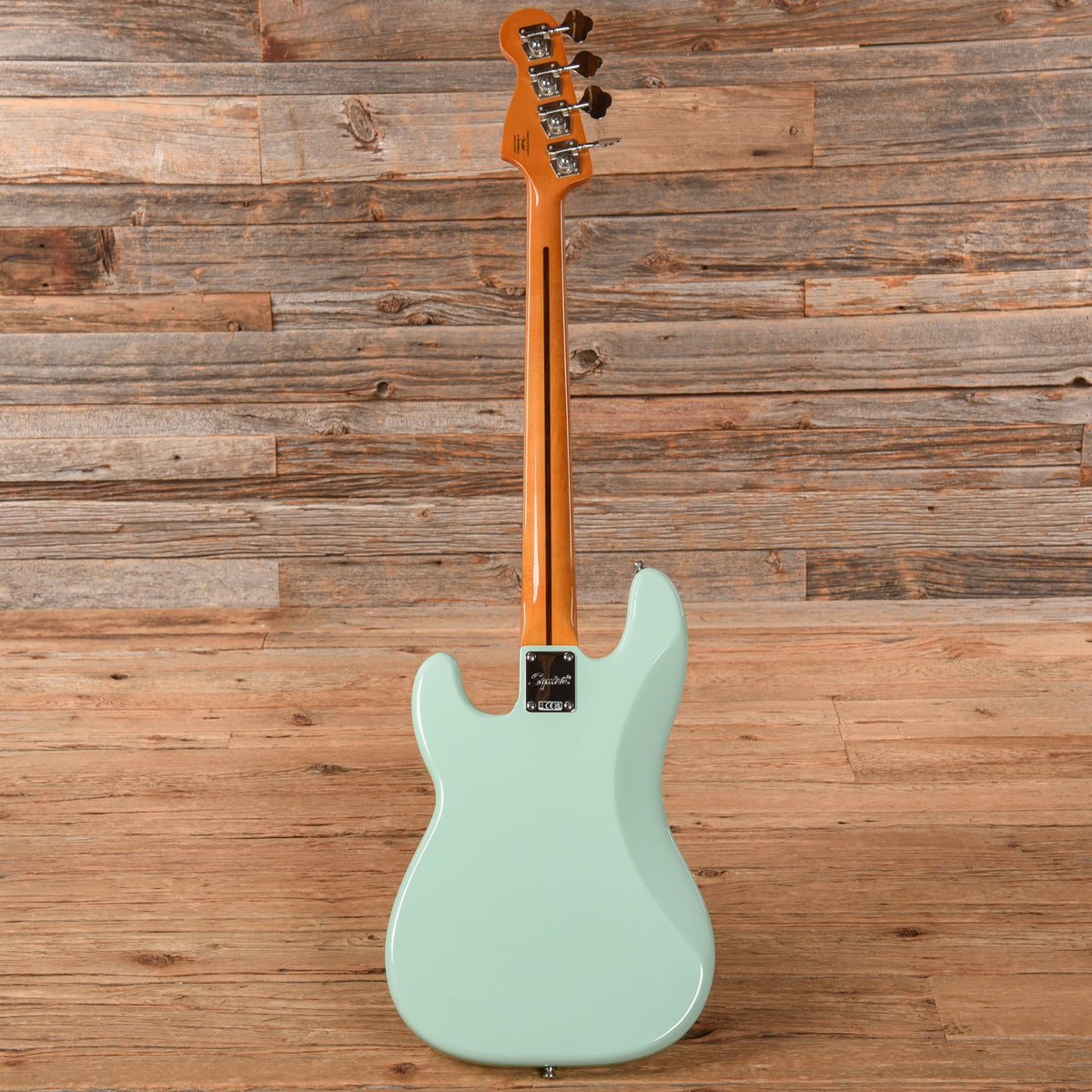 Squier Classic Vibe '70s Precision Bass Surf Green 2022 - View 5 | MusicMarket