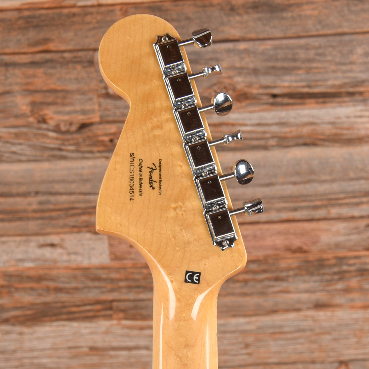 Squier Vintage Modified Bass VI White 2020 - View 7 | MusicMarket
