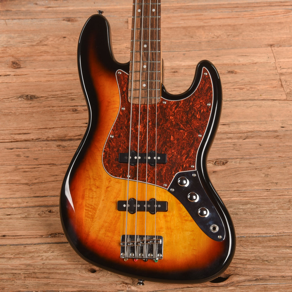 Squier Vintage Modified Jazz Bass Sunburst 2016 - View 2 | MusicMarket