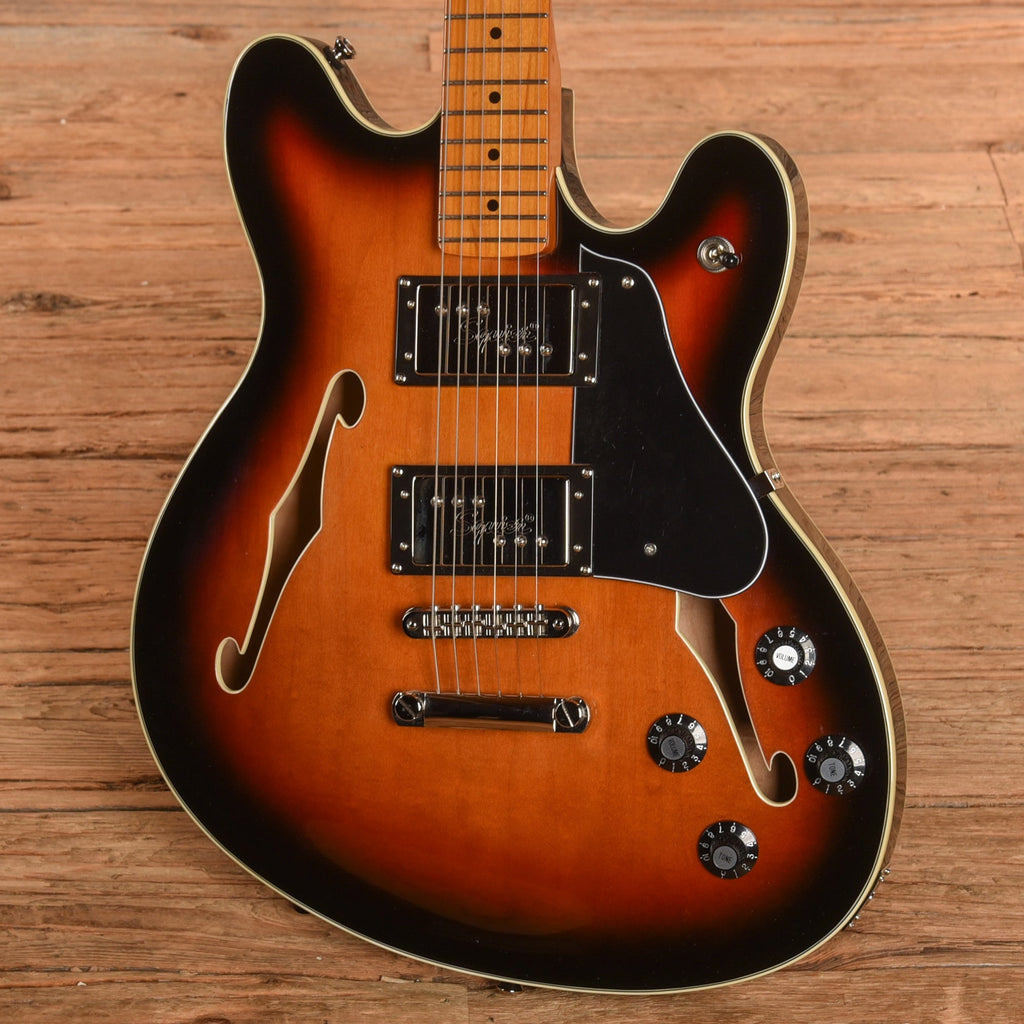Squier Classic Vibe Starcaster 3-Color Sunburst 2024 - View 2 | MusicMarket