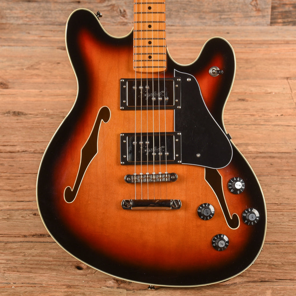 Squier Classic Vibe Starcaster 3-Color Sunburst 2024 - MusicMarket