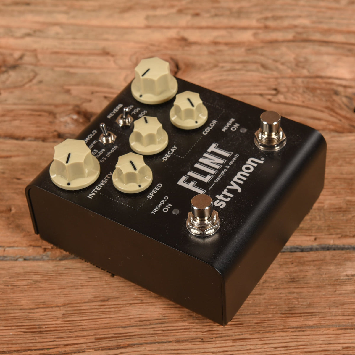 Strymon Flint Tremolo & Reverb V1 - MusicMarket